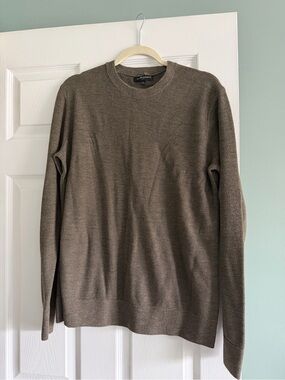 Banana Republic Men’s Olive-Brown Crewneck Sweater